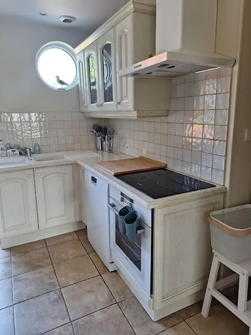 Maison Familiale Bretonne A 2 Pas De La Mer Et Des Commerces Carantec 0*,  Frankreich